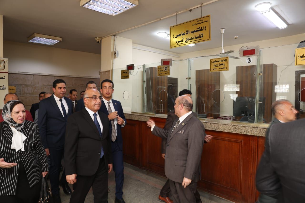 وزير العدل يتفقد أعمال إنشاء مبنى محكمة أسرة البساتين ودار السلام وتطوير أسرة المعادي وحلوان (1) وزير العدل يتفقد أعمال إنشاء مبنى محكمة أسرة البساتين ودار السلام وتطوير أسرة المعادي وحلوان (1)