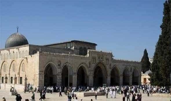 عشرات المستوطنين يقتحمون المسجد الأقصى