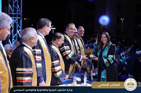 أثناء الاحتفال (2)