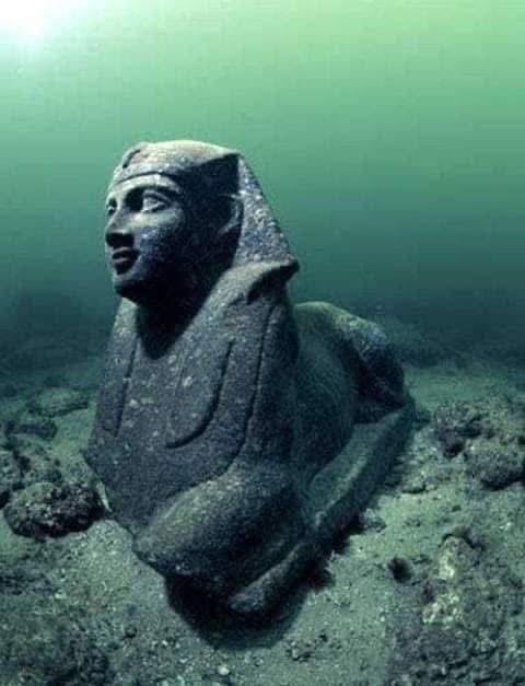 الاثار الغارقة فى الاسكندرية الاثار الغارقة فى الاسكندرية