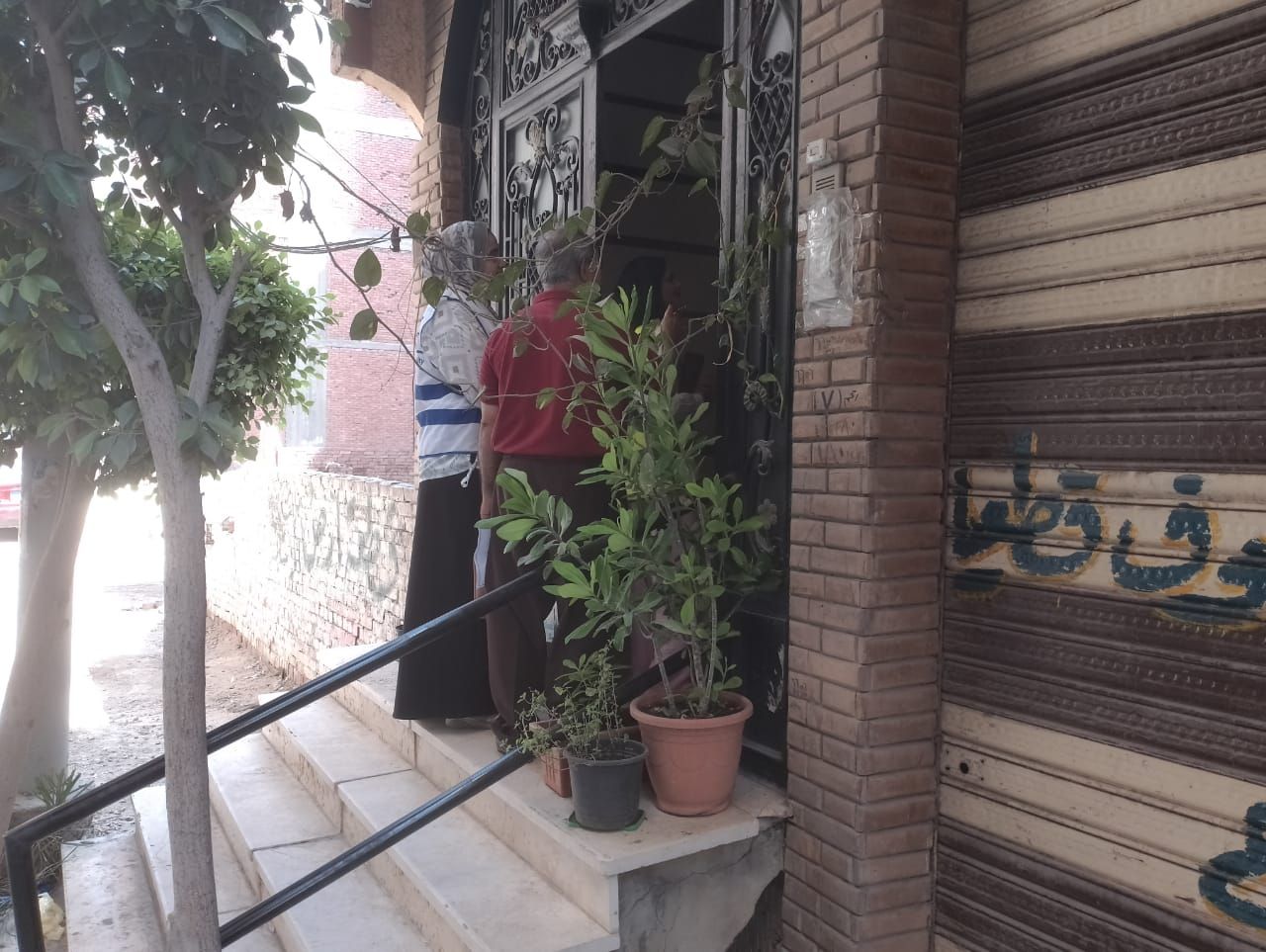 العاملين والقائمين على برنامج النظافة بشوارع محافظة الدقهلية (1) العاملين والقائمين على برنامج النظافة بشوارع محافظة الدقهلية (1)