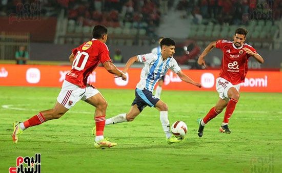 لقاء الأهلى وبيراميدز لقاء الأهلى وبيراميدز