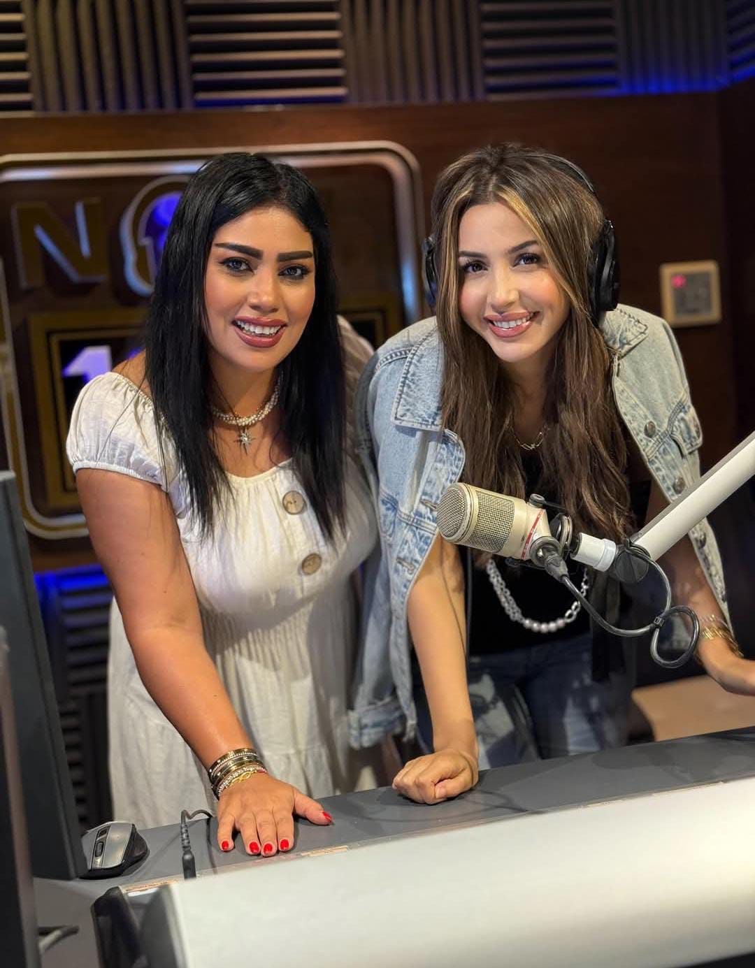 جنات لبرنامج لمن يهمه الفن على نغم إف إم (1) جنات لبرنامج لمن يهمه الفن على نغم إف إم (1)