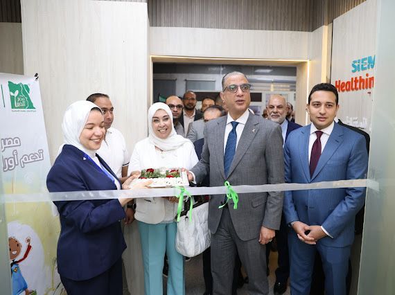 محافظ الفيوم يتفقد التجهيزات الطبية المقدمة من مصر الخير عضو التحالف الوطنى لمركز الأورام (1) محافظ الفيوم يتفقد التجهيزات الطبية المقدمة من مصر الخير عضو التحالف الوطنى لمركز الأورام (1)