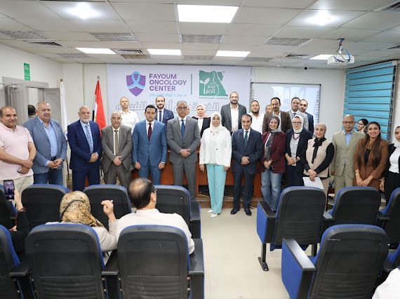 محافظ الفيوم يتفقد التجهيزات الطبية المقدمة من مصر الخير عضو التحالف الوطنى لمركز الأورام (4) محافظ الفيوم يتفقد التجهيزات الطبية المقدمة من مصر الخير عضو التحالف الوطنى لمركز الأورام (4)