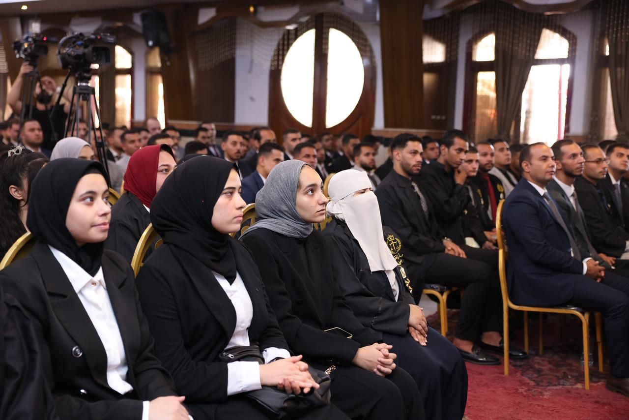 جلسة حلف اليمين للمحامين الجدد (1) جلسة حلف اليمين للمحامين الجدد (1)
