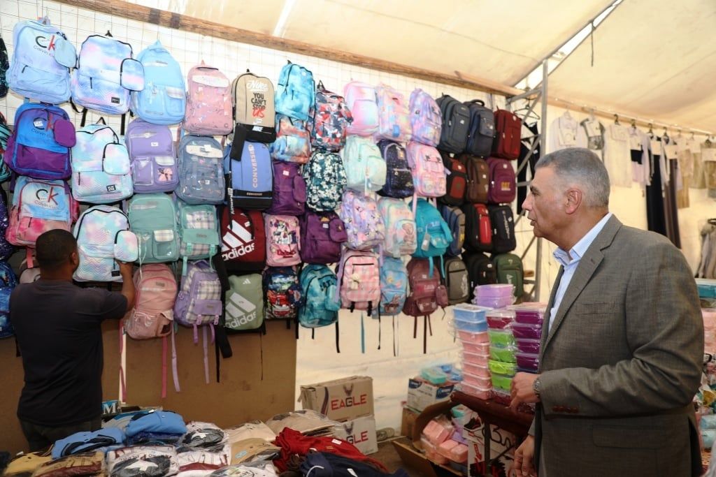 محافظ أسوان يفتتح معرض أهلا مدارس محافظ أسوان يفتتح معرض أهلا مدارس