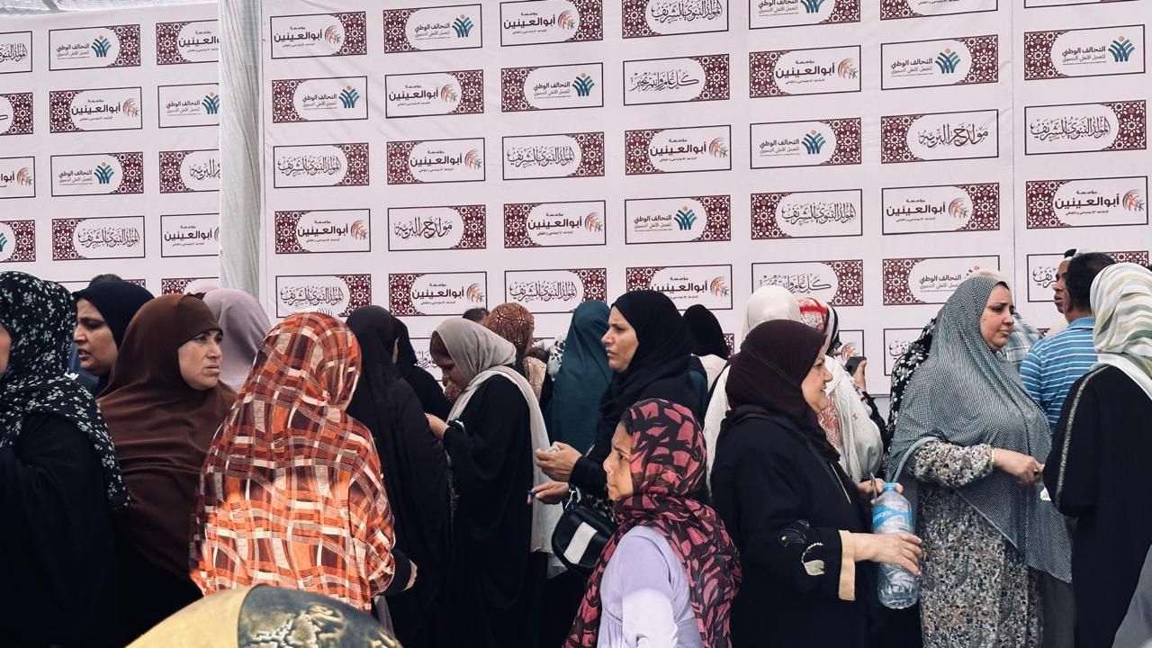 أبو العينين عضو التحالف الوطنى توزع أكثر من 300 ألف علبة حلاوة مولد بجميع المحافظات (3) أبو العينين عضو التحالف الوطنى توزع أكثر من 300 ألف علبة حلاوة مولد بجميع المحافظات (3)