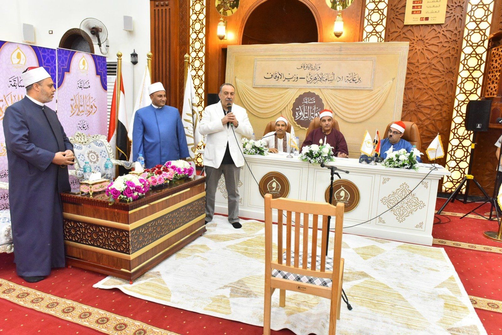 محافظ أسيوط يشهد ختام تصفيات مسابقة دولة التلاوة بمسجد البقلى (3) محافظ أسيوط يشهد ختام تصفيات مسابقة دولة التلاوة بمسجد البقلى (3)