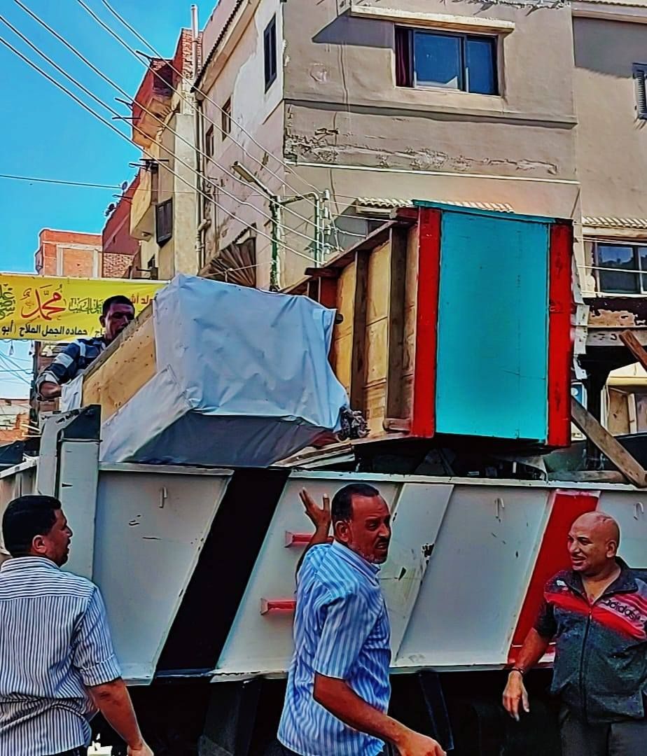 رفع ترابيزات الباعة الجائلين من الشوارع (3) رفع ترابيزات الباعة الجائلين من الشوارع (3)