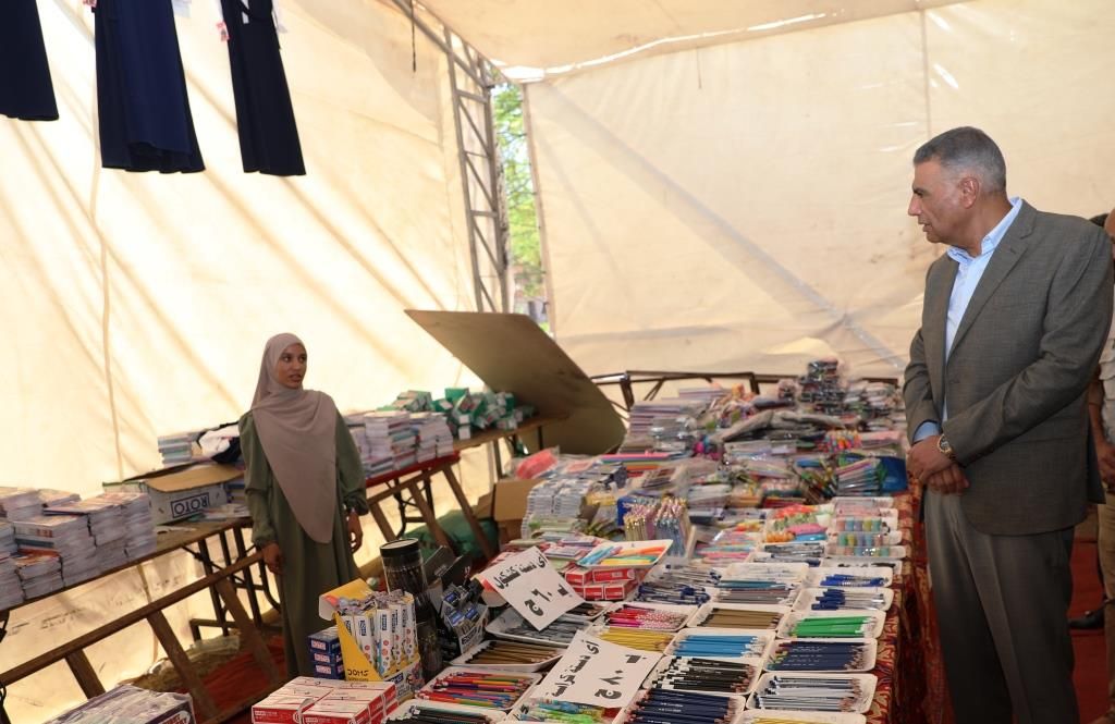 محافظ أسوان يتفقد المعرض محافظ أسوان يتفقد المعرض