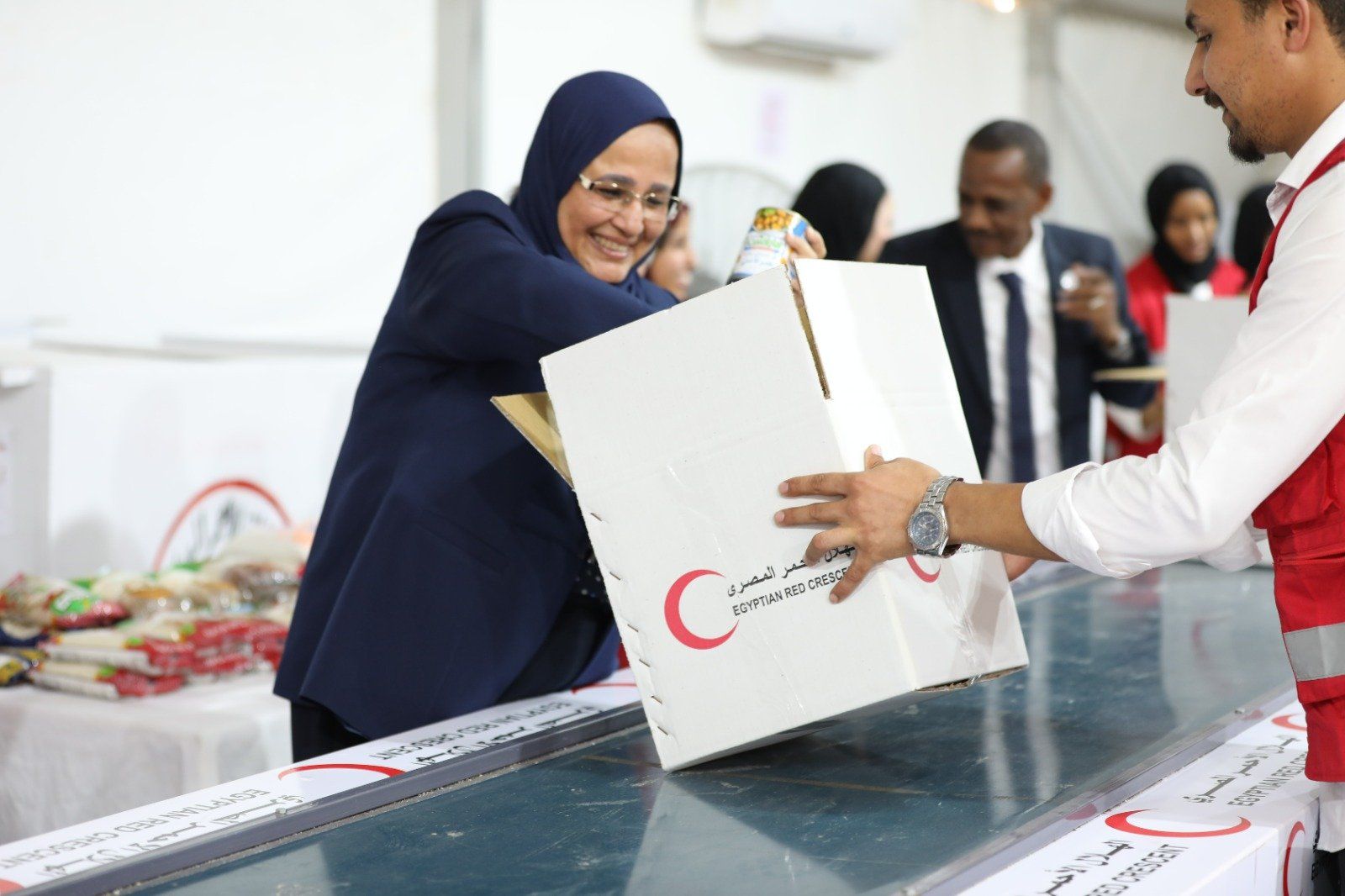 جانب من عمليات التعبيئة جانب من عمليات التعبيئة