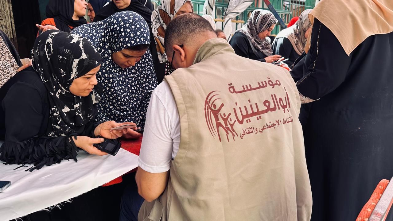 أبو العينين عضو التحالف الوطنى توزع أكثر من 300 ألف علبة حلاوة مولد بجميع المحافظات (5) أبو العينين عضو التحالف الوطنى توزع أكثر من 300 ألف علبة حلاوة مولد بجميع المحافظات (5)