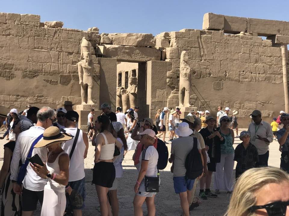 إقبال سياحى كبير من حول العالم مع تحسن حالة الطقس تدريجياً. إقبال سياحى كبير من حول العالم مع تحسن حالة الطقس تدريجياً.