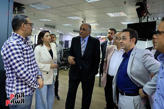وفد إعلامي بحريني يزور اليوم السابع (9)