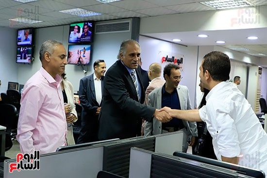 وفد إعلامي بحريني يزور اليوم السابع (3)