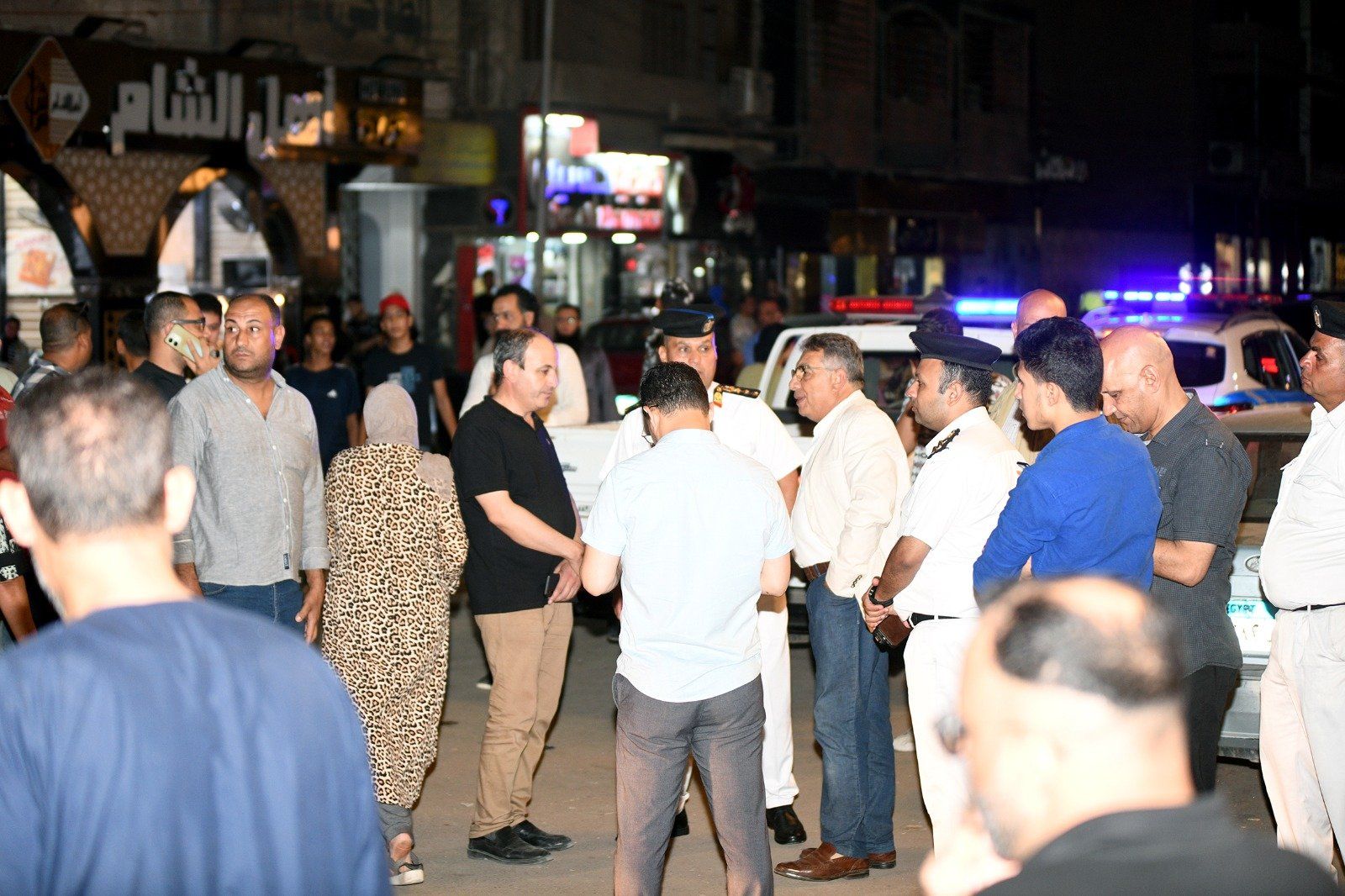 محافظ الدقهلية يقود حملات لرفع إشغالات (1) محافظ الدقهلية يقود حملات لرفع إشغالات (1)