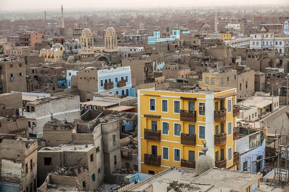 مصر تحصد جائزة الأغاخان العالمية للعمارة بفوز مشروع إعادة إحياء إسنا التاريخية مصر تحصد جائزة الأغاخان العالمية للعمارة بفوز مشروع إعادة إحياء إسنا التاريخية