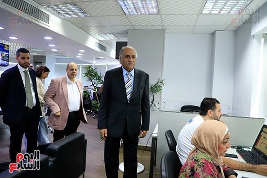 وفد إعلامي بحريني يزور اليوم السابع (10)