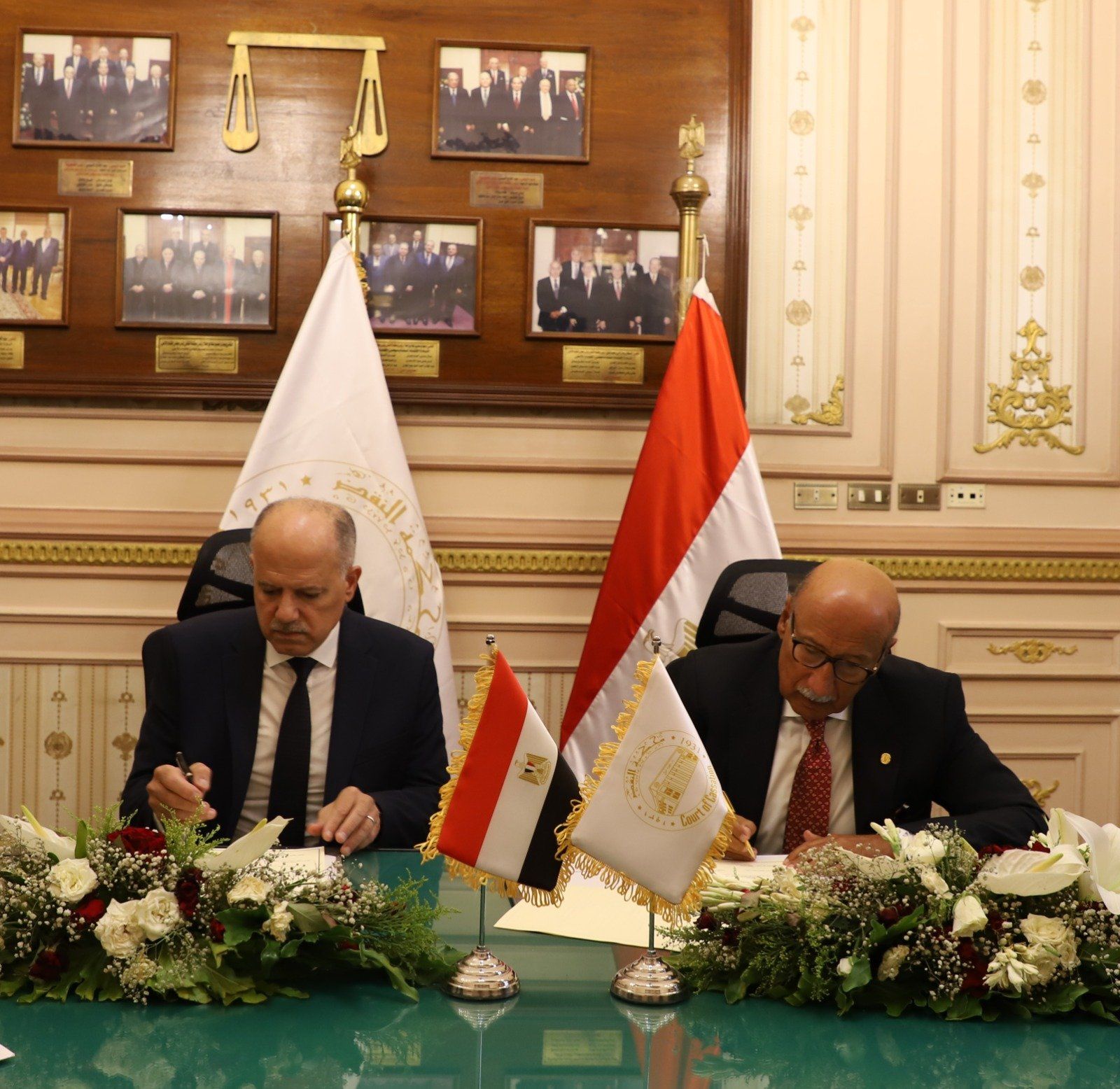 رئيس مجلس القضاء الأعلى يستقبل رئيس الجامة الأمانية (4) رئيس مجلس القضاء الأعلى يستقبل رئيس الجامة الأمانية (4)