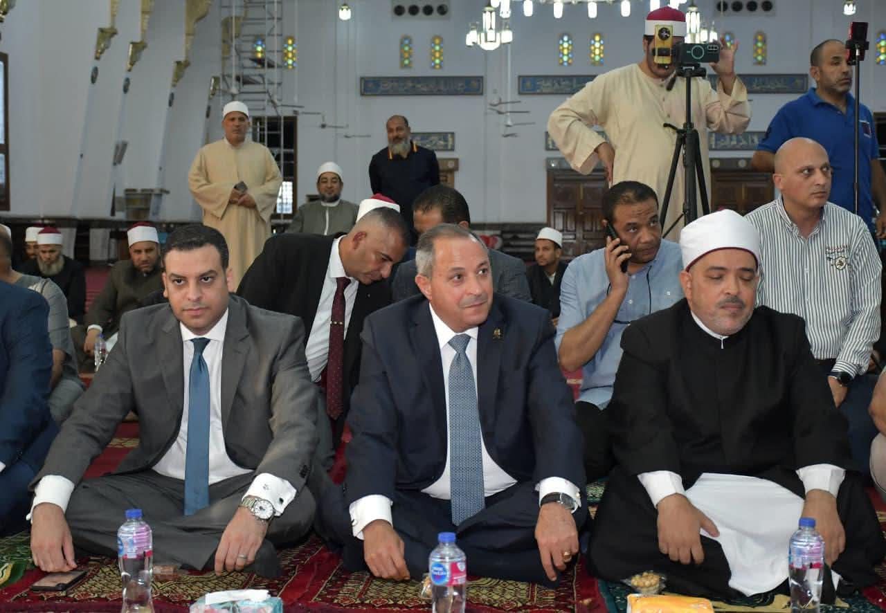 محافظ بورسعيد بالمسجد محافظ بورسعيد بالمسجد