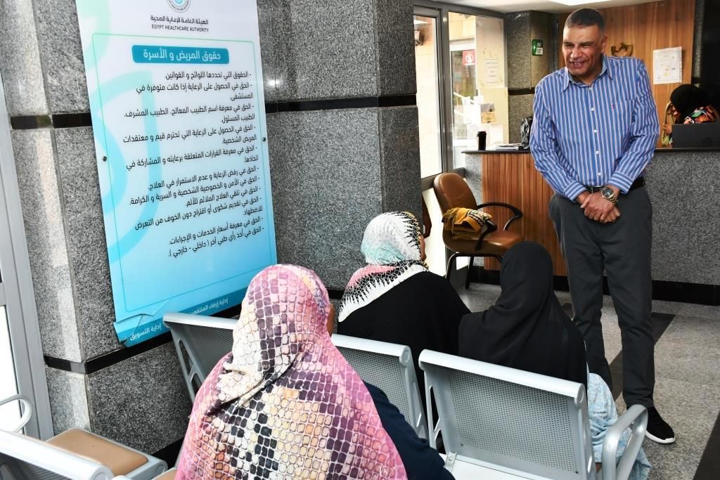 المحافظ مع المواطنين المحافظ مع المواطنين