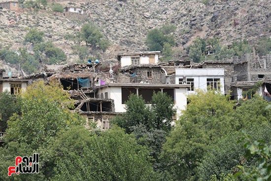 منازل مدمرة نتيجة الزلزال منازل مدمرة نتيجة الزلزال