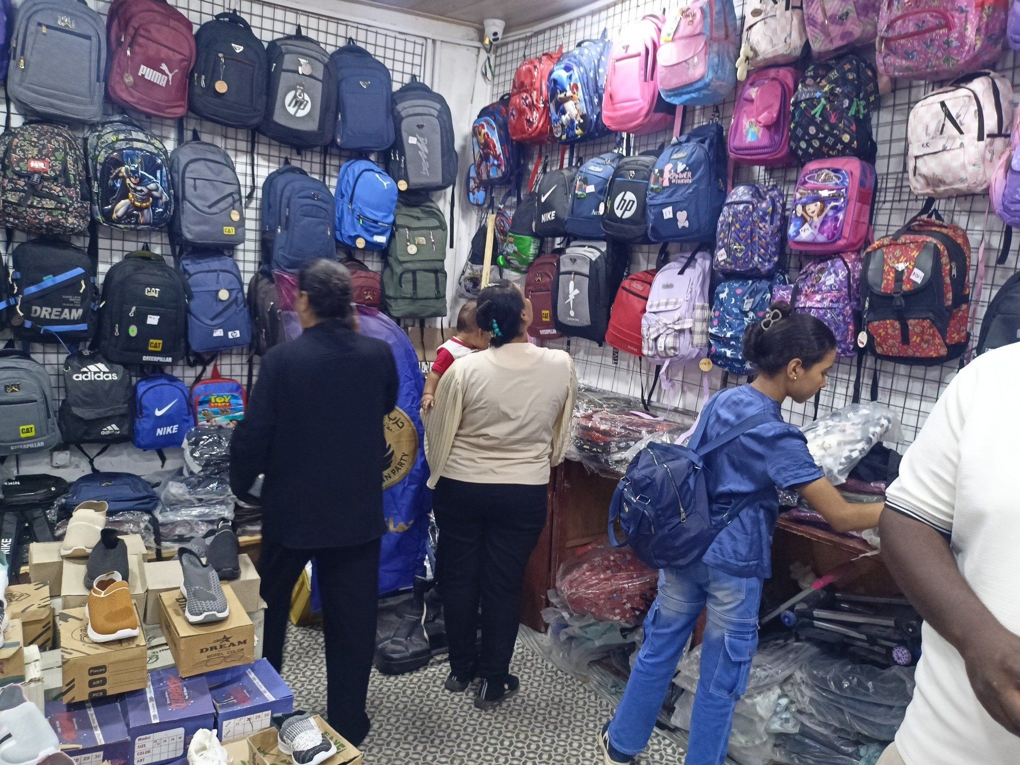 معارض أهلا مدارس لخدمة المواطنين بأسعار مخفضة