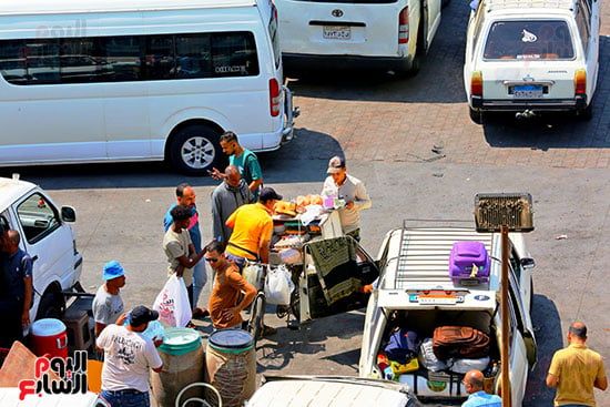 الباعة والموقف قبل الإخلاء الباعة والموقف قبل الإخلاء