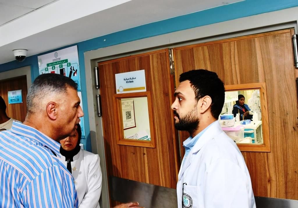 لقاء محافظ أسوان مع الكوادر الطبية لقاء محافظ أسوان مع الكوادر الطبية