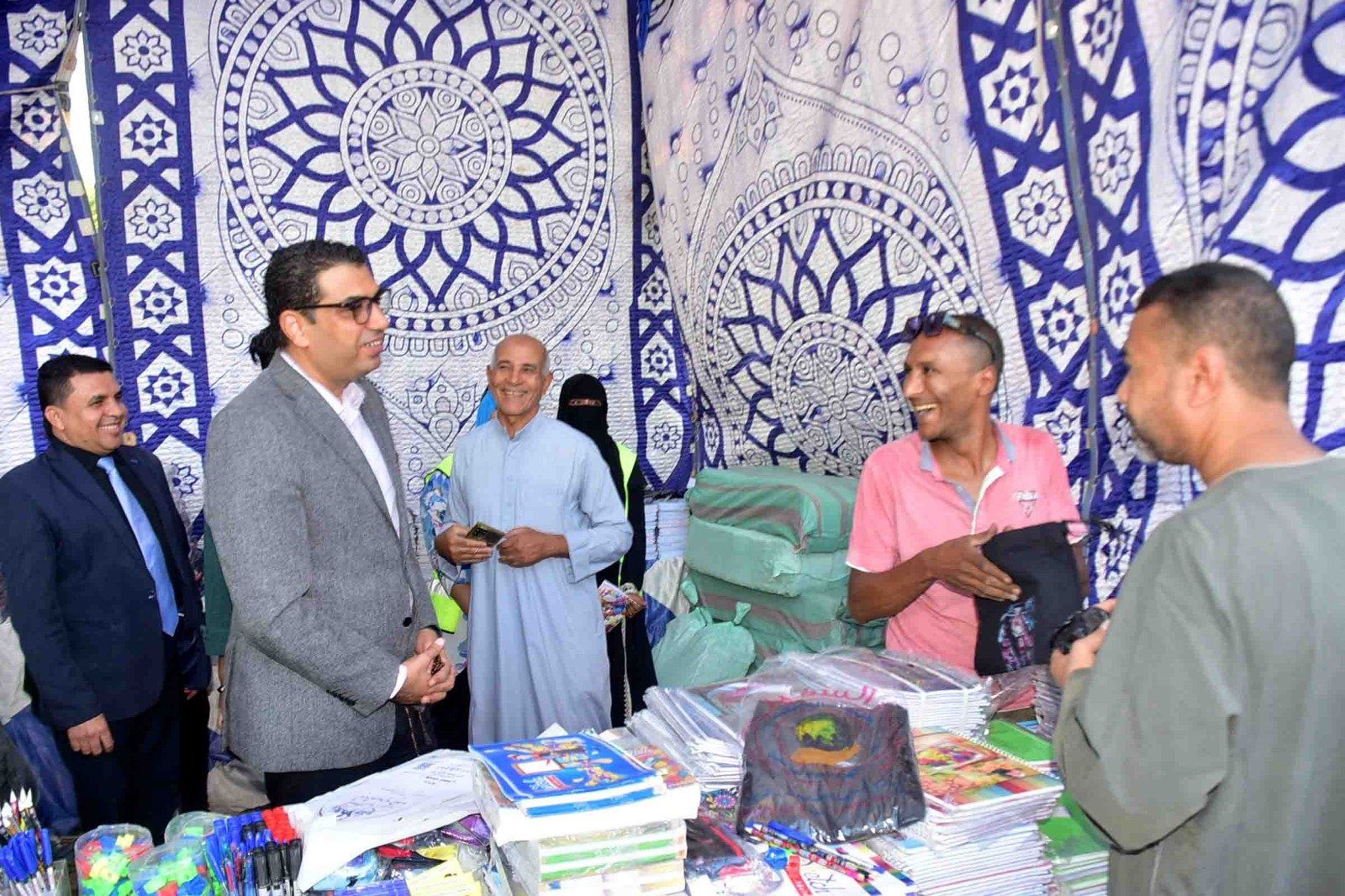 نائب محافظ الأقصر يفتتح معرض أهلاً مدارس لبيع المستلزمات المدرسية نائب محافظ الأقصر يفتتح معرض أهلاً مدارس لبيع المستلزمات المدرسية