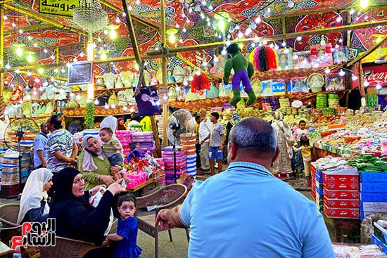 ملبن حبل وحمصية وفولية.. محلات بيع حلوى المولد تزين شوارع القاهرة (29) ملبن حبل وحمصية وفولية.. محلات بيع حلوى المولد تزين شوارع القاهرة (29)