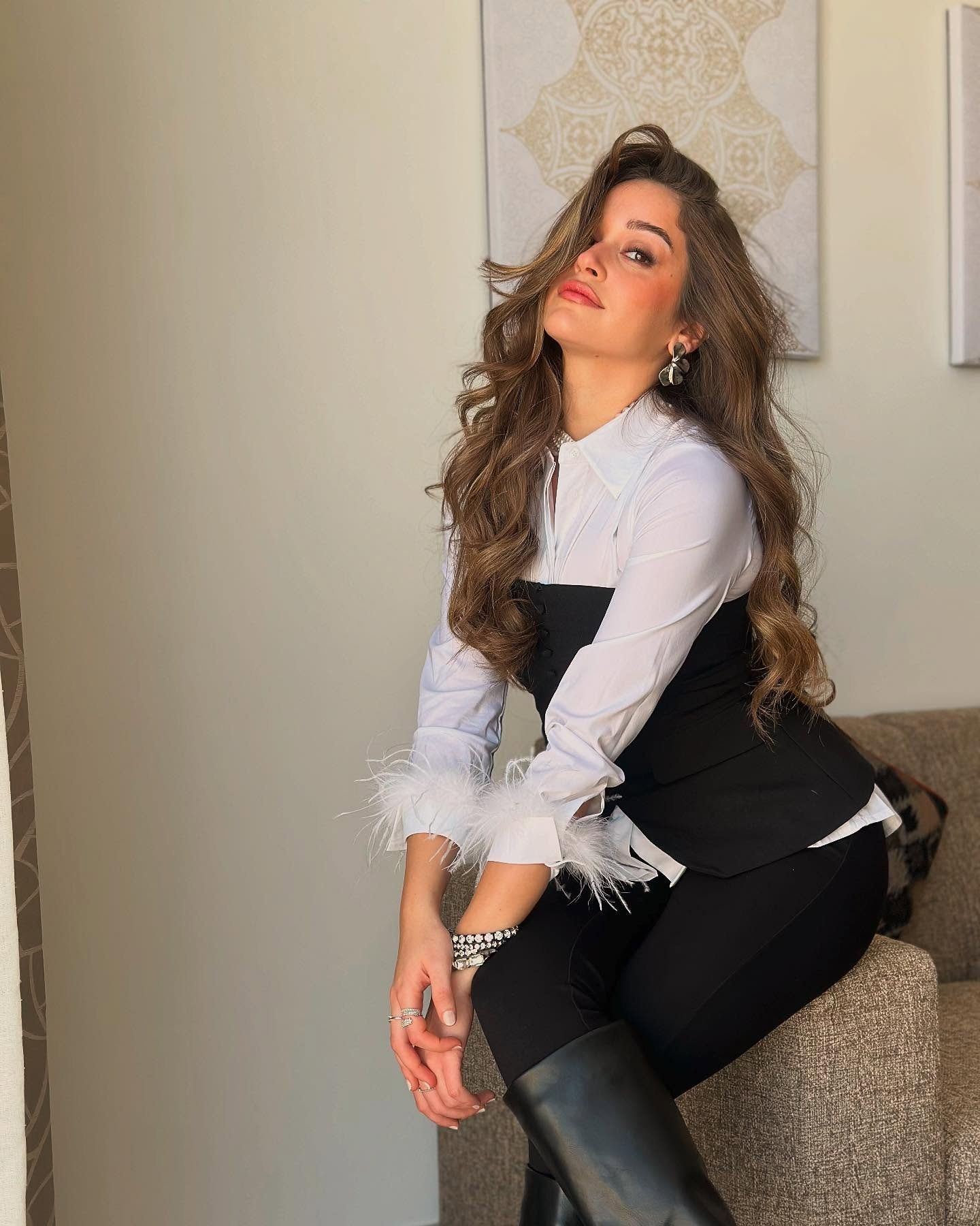 نور ايهاب نور ايهاب