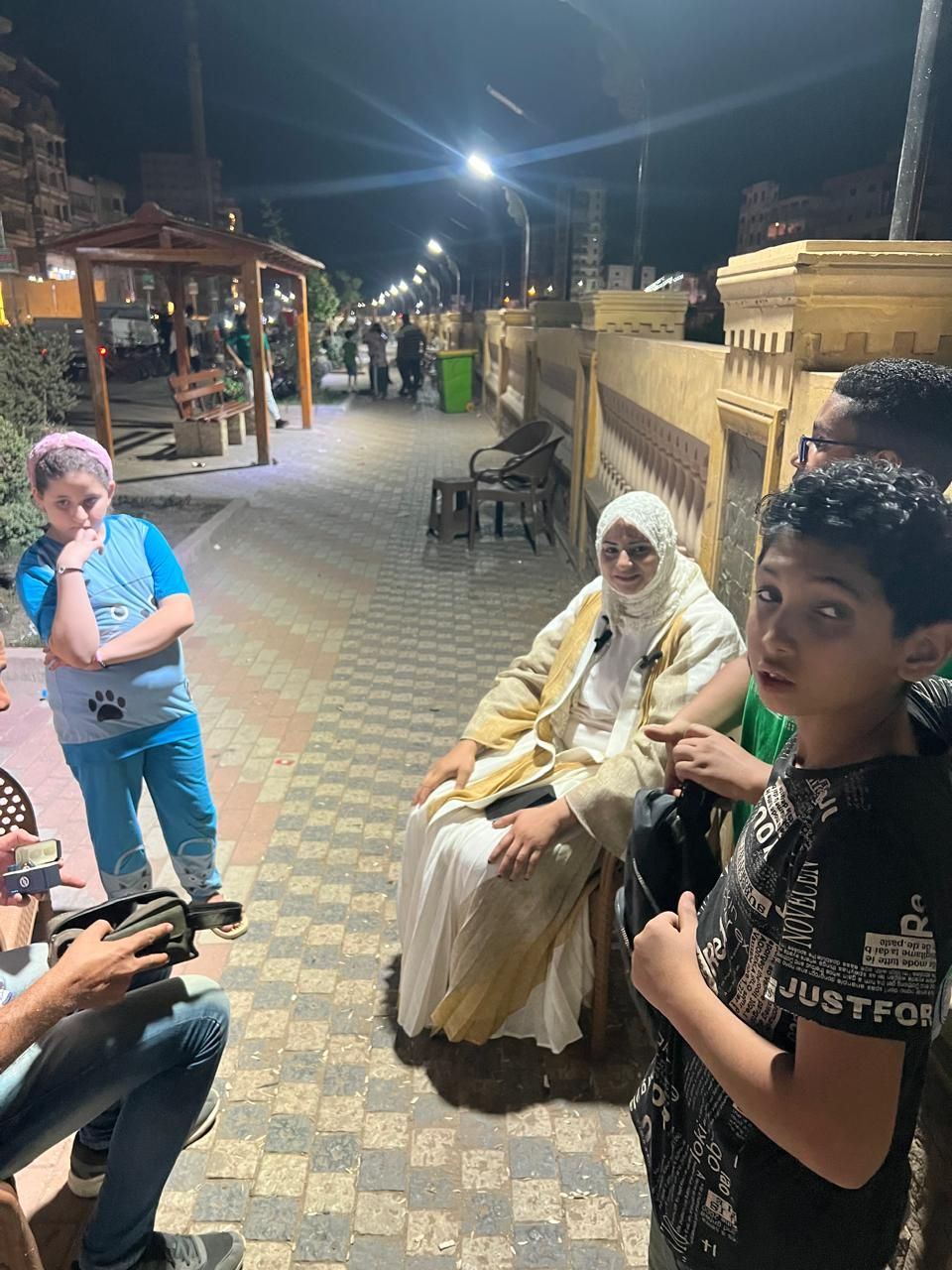 المنشدة إيمان تنشد في شوارع الدقهلية المنشدة إيمان تنشد في شوارع الدقهلية