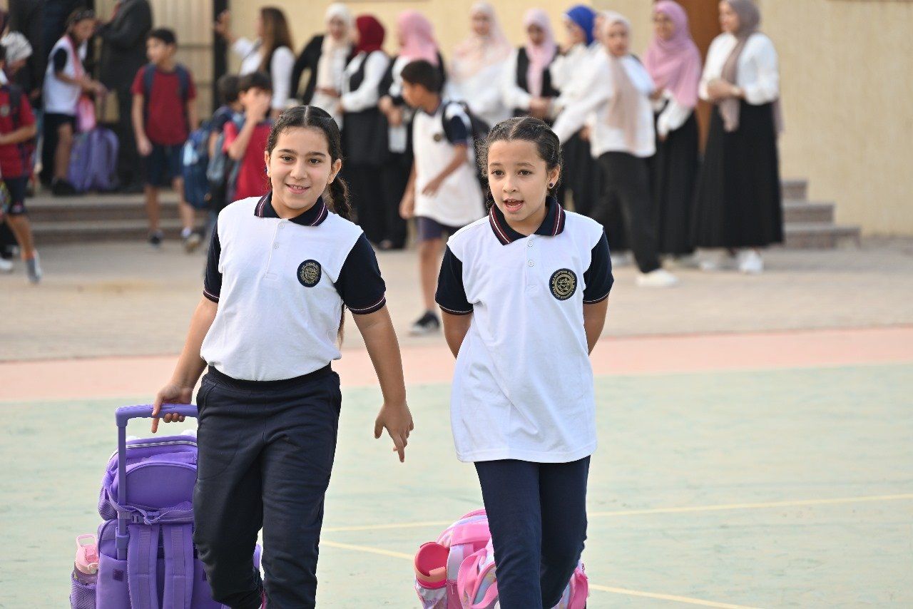 طلاب مدارس النيل المصرية أثناء الدراسة وممارسة الأنشطة بالعام الدراسى (15) طلاب مدارس النيل المصرية أثناء الدراسة وممارسة الأنشطة بالعام الدراسى (15)