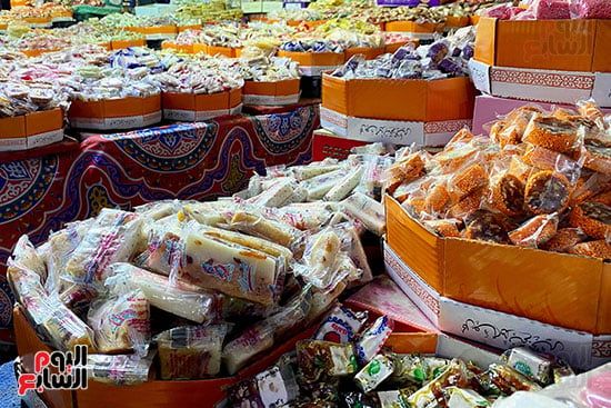 سوق البهجة فى شوارع المحروسة.. حلوى المولد تزين شوارع القاهرة والجيزة (7) سوق البهجة فى شوارع المحروسة.. حلوى المولد تزين شوارع القاهرة والجيزة (7)
