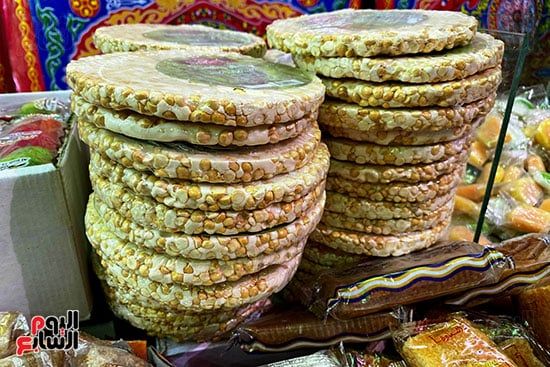 سوق البهجة فى شوارع المحروسة.. حلوى المولد تزين شوارع القاهرة والجيزة (13) سوق البهجة فى شوارع المحروسة.. حلوى المولد تزين شوارع القاهرة والجيزة (13)