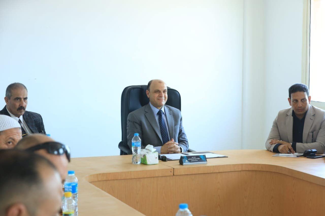 محافظ كفر الشيخ خلال لقاءه بالمستثمرين