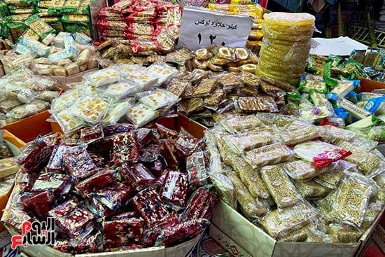 سوق البهجة فى شوارع المحروسة.. حلوى المولد تزين شوارع القاهرة والجيزة (5) سوق البهجة فى شوارع المحروسة.. حلوى المولد تزين شوارع القاهرة والجيزة (5)