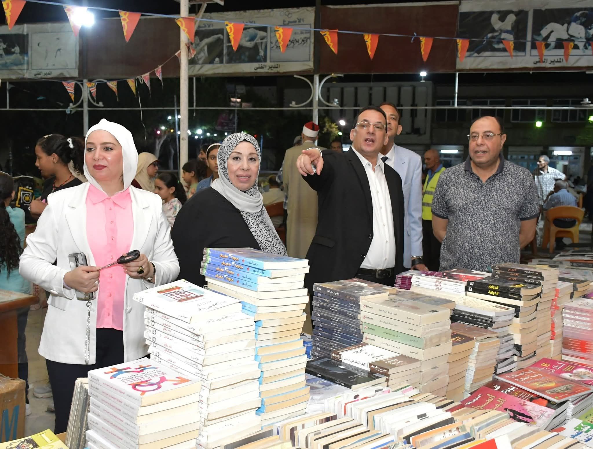 الاقبال علي المعرض الاقبال علي المعرض