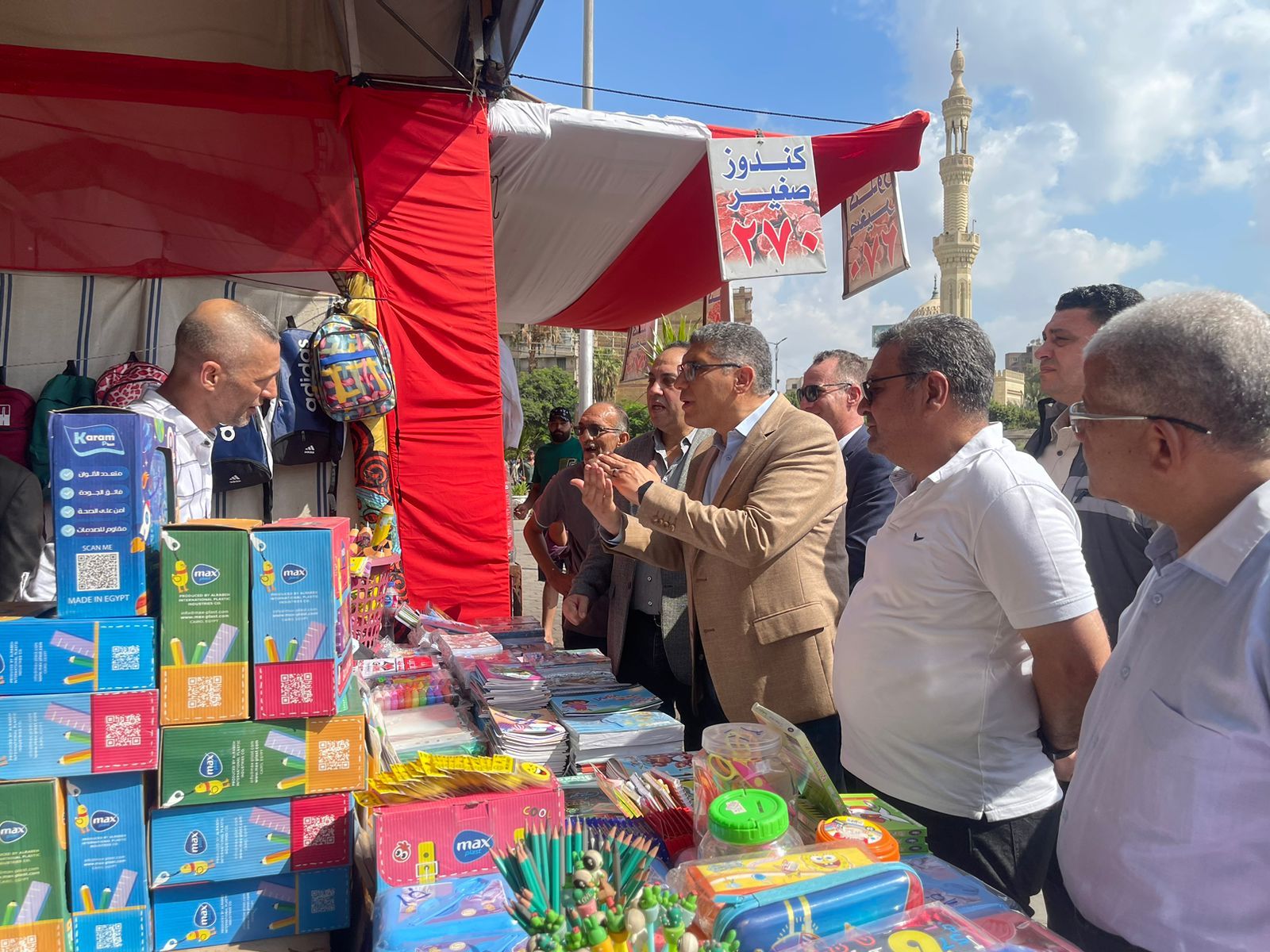 محافظ الجيزة يتفقد التجهيزات النهائية لمعرض أهلًا مدارس بالعجوزة
