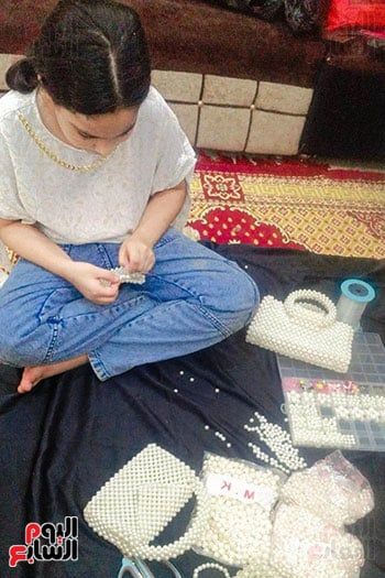 ريماس-الحجري-تصمم-الشنط-من-الخرز ريماس-الحجري-تصمم-الشنط-من-الخرز