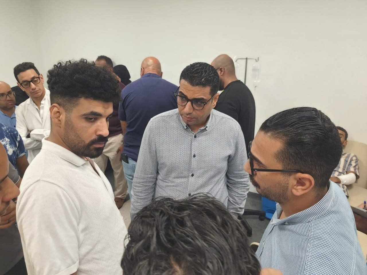 نائب محافظ الأقصر يزور المصابين (2) نائب محافظ الأقصر يزور المصابين (2)