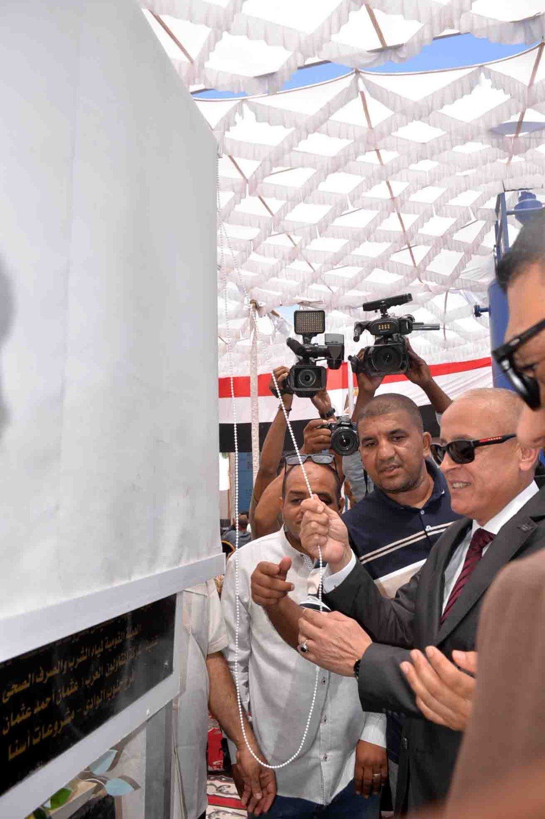 فتح مشروعي الصرف الصحي بقريتي النمسا والقرايا بإسنا فتح مشروعي الصرف الصحي بقريتي النمسا والقرايا بإسنا