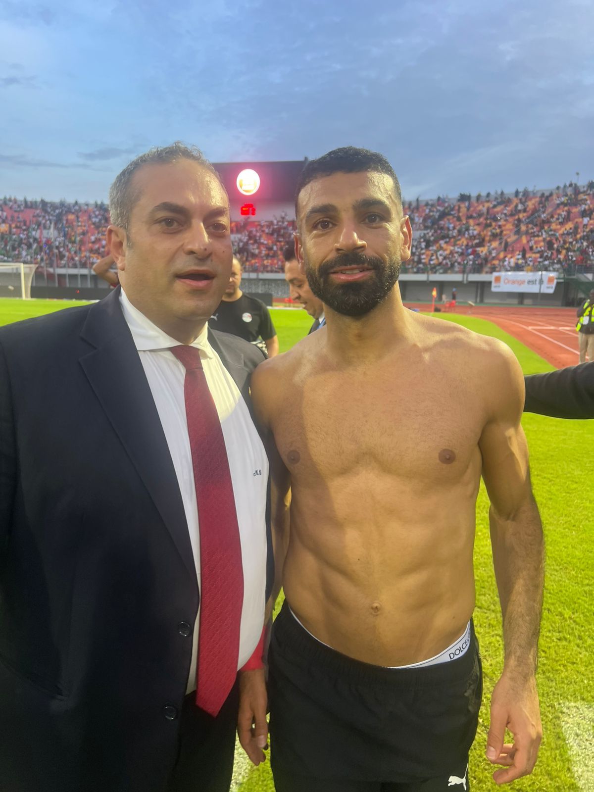 سفير مصر في بوركينا فاسو يهنئ المنتخب (3) سفير مصر في بوركينا فاسو يهنئ المنتخب (3)