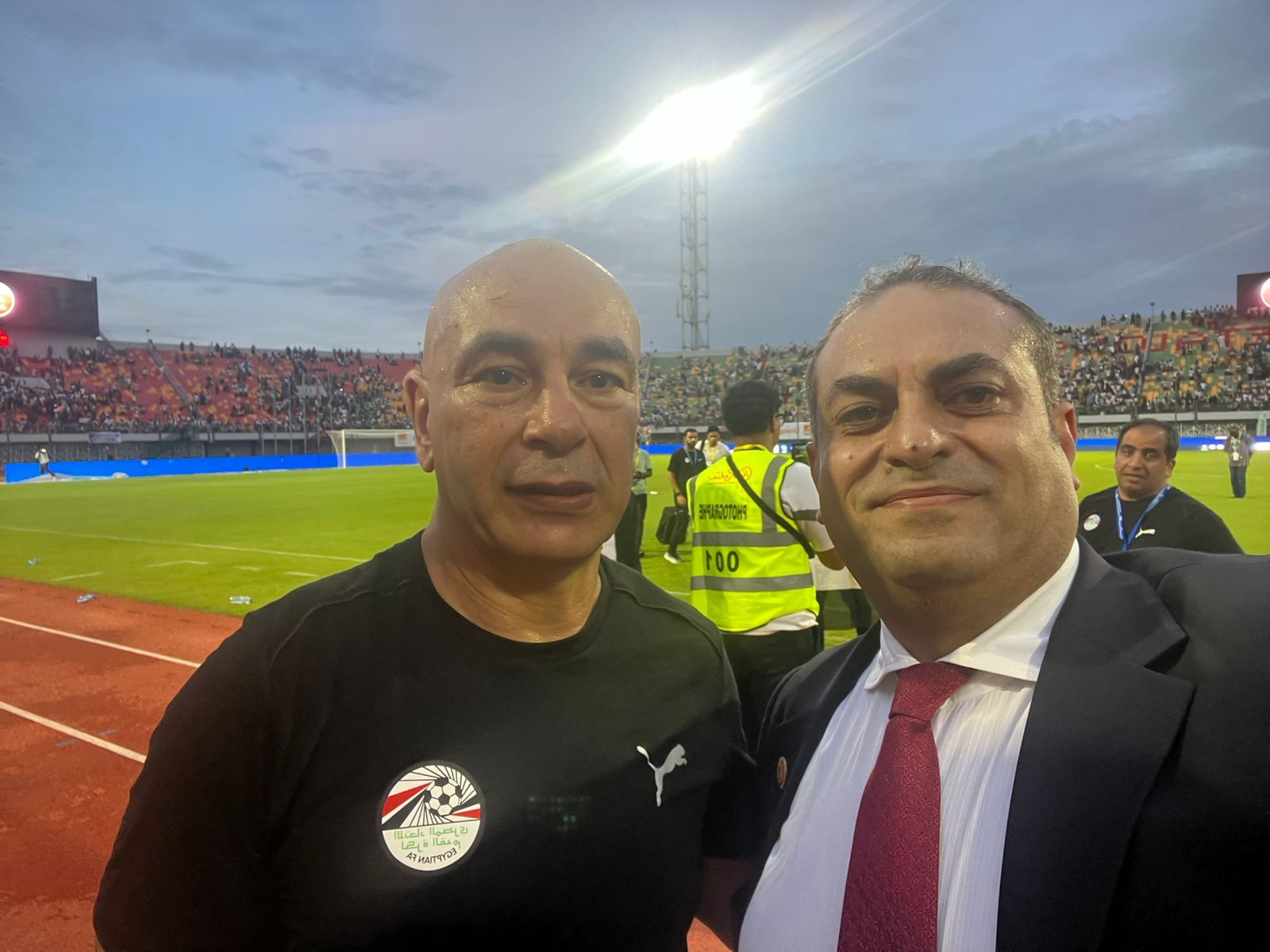 سفير مصر في بوركينا فاسو يهنئ المنتخب (2) سفير مصر في بوركينا فاسو يهنئ المنتخب (2)