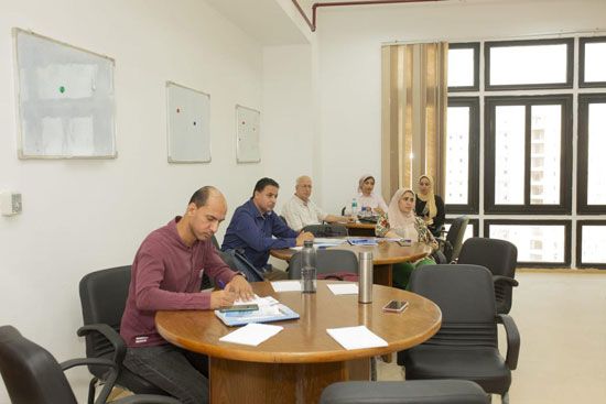 جامعة دمنهور تطلق فعاليات الدورة التدريبية لسفراء التميز لتعميق منظومة الجوائز الداخلية
