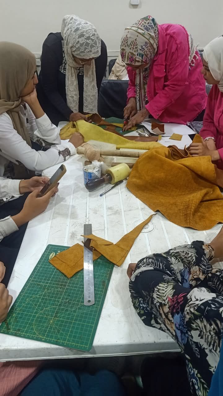 تدريب علي المنتجات اليدوية تدريب علي المنتجات اليدوية