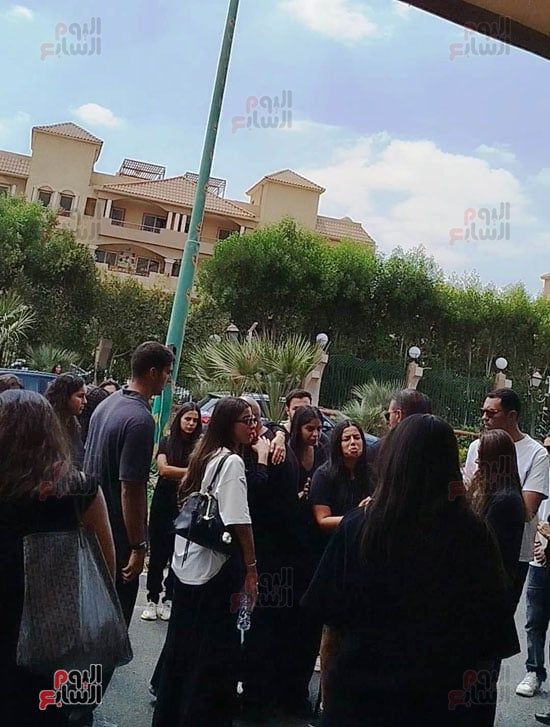 مريم عامر منيب تتعرض للإغماء أثناء جنازة خطيبها عمرو ستين (6) مريم عامر منيب تتعرض للإغماء أثناء جنازة خطيبها عمرو ستين (6)