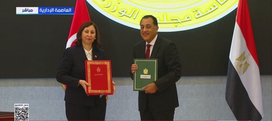 رئيسا وزراء مصر وتونس يشهدان توقيع عدد من الاتفاقيات رئيسا وزراء مصر وتونس يشهدان توقيع عدد من الاتفاقيات